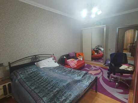 3 otaqlı köhnə tikili - Yeni Günəşli q. - 81 m²