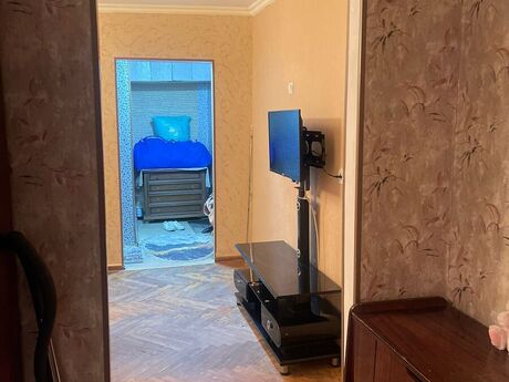 2 otaqlı köhnə tikili - İnşaatçılar m. - 50 m²