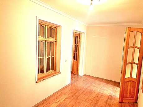 10 otaqlı həyət evi/bağ evi - Bakıxanov q. - 362 m²