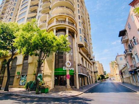 Elan №6109366 - Bakı, İçəri Şəhər m., 3 otaqlı, 130 m², 8/14 mərtəbə