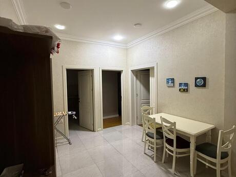 3 otaqlı yeni tikili - 8 Noyabr m. - 90 m²