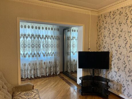 3 otaqlı köhnə tikili - Azadlıq Prospekti m. - 70 m²