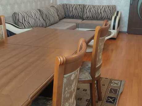 2 otaqlı köhnə tikili - 8 Noyabr m. - 60 m²