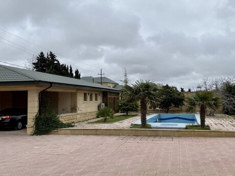 8 otaqlı həyət evi/bağ evi - Şüvəlan q. - 350 m²