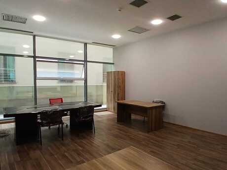 1 otaqlı ofis - 28 May m. - 70 m²