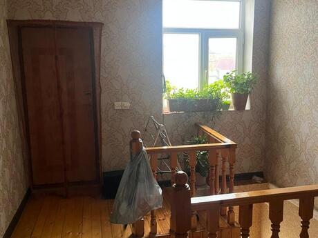 4 otaqlı həyət evi/bağ evi - Azadlıq Prospekti m. - 105 m²