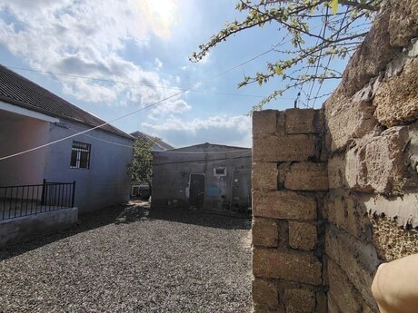 5 otaqlı həyət evi/bağ evi - Buzovna q. - 190 m²
