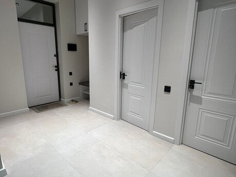 5 otaqlı həyət evi/bağ evi - Novxanı q. - 140 m²