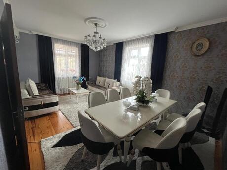 4 otaqlı həyət evi/bağ evi - Saray q. - 130 m²