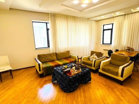 4 otaqlı yeni tikili - 8 Noyabr m. - 170 m²