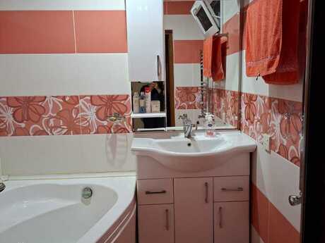 2 otaqlı köhnə tikili - Memar Əcəmi m. - 70 m²