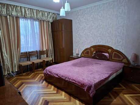 2 otaqlı köhnə tikili - Memar Əcəmi m. - 70 m²