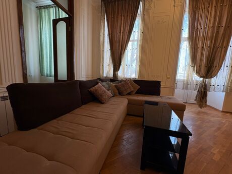 5 otaqlı köhnə tikili - Sahil m. - 136 m²