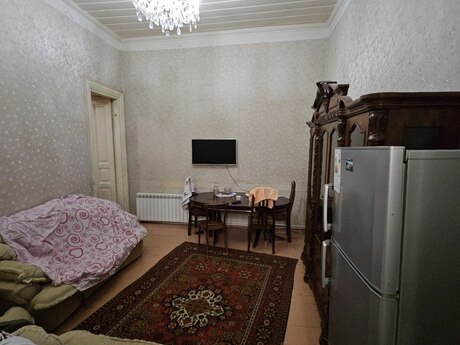 2 otaqlı köhnə tikili - Nizami m. - 50 m²