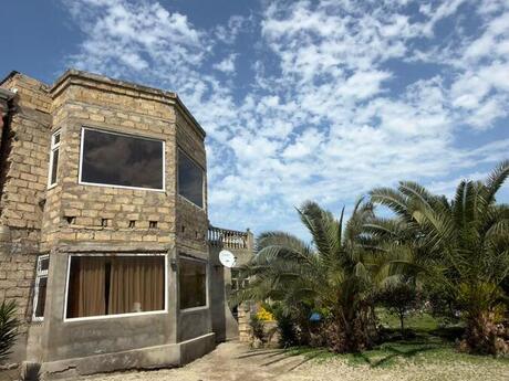 6 otaqlı həyət evi/bağ evi - Köhnə Corat q. - 150 m²
