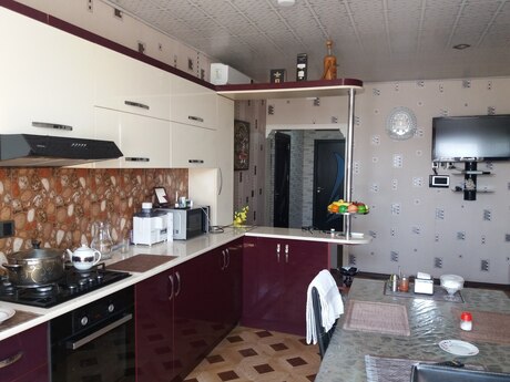 5 otaqlı həyət evi/bağ evi - M.Ə.Rəsulzadə q. - 180 m²