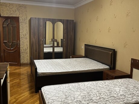 4 otaqlı köhnə tikili - Nərimanov r. - 200 m²