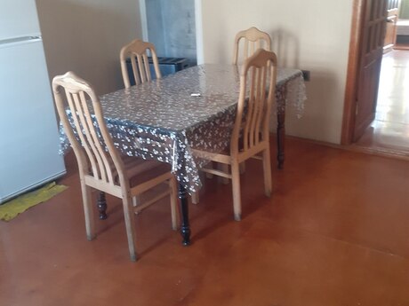2 otaqlı köhnə tikili - Azadlıq Prospekti m. - 45 m²