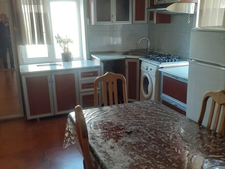 2 otaqlı köhnə tikili - Azadlıq Prospekti m. - 45 m²