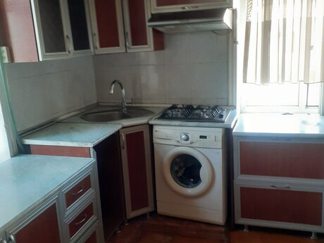 2 otaqlı köhnə tikili - Azadlıq Prospekti m. - 45 m²