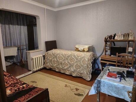 4 otaqlı köhnə tikili - Yeni Günəşli q. - 95 m²