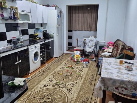 4 otaqlı köhnə tikili - Yeni Günəşli q. - 95 m²