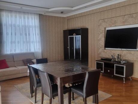 4 otaqlı yeni tikili - Elmlər Akademiyası m. - 180 m²
