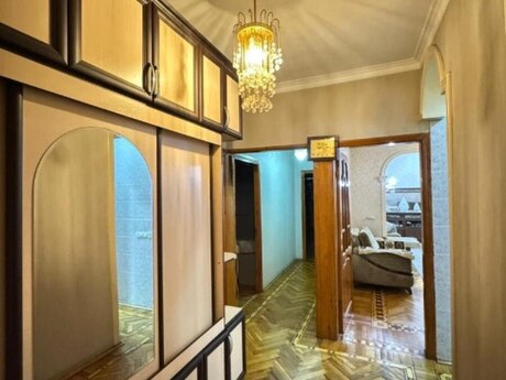 5 otaqlı köhnə tikili - Azadlıq Prospekti m. - 125 m²