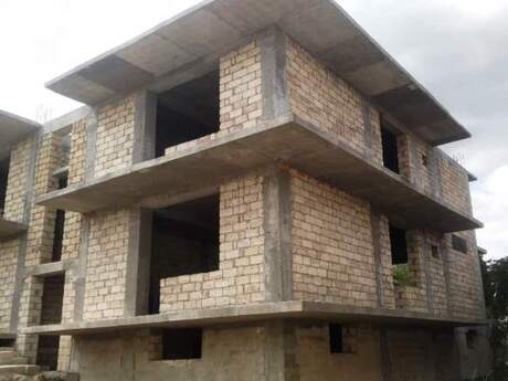 8 otaqlı həyət evi/bağ evi - Qara Qarayev m. - 700 m²