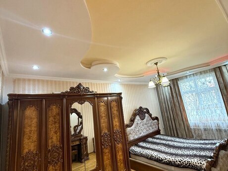 3 otaqlı köhnə tikili - Azadlıq Prospekti m. - 90 m²