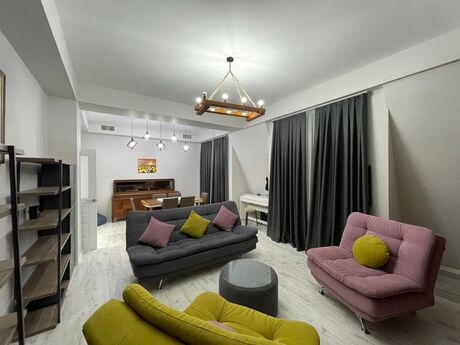 4 otaqlı yeni tikili - Ağ şəhər q. - 190 m²