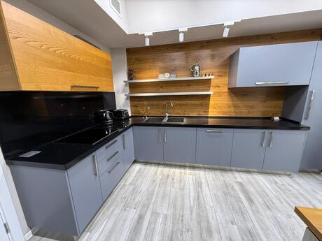 4 otaqlı yeni tikili - Ağ şəhər q. - 190 m²