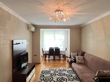 3 otaqlı köhnə tikili - Nizami m. - 75 m²