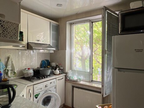 3 otaqlı köhnə tikili - Nizami m. - 75 m²