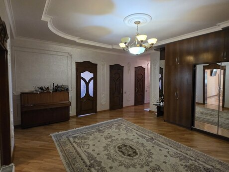 4 otaqlı yeni tikili - Nizami m. - 203 m²