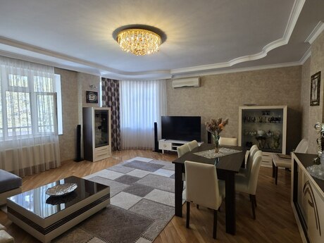 4 otaqlı yeni tikili - Nizami m. - 203 m²