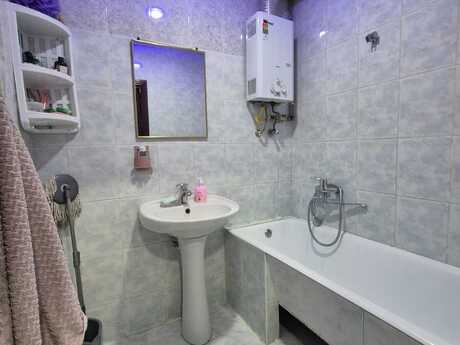 2 otaqlı köhnə tikili - İnşaatçılar m. - 65 m²