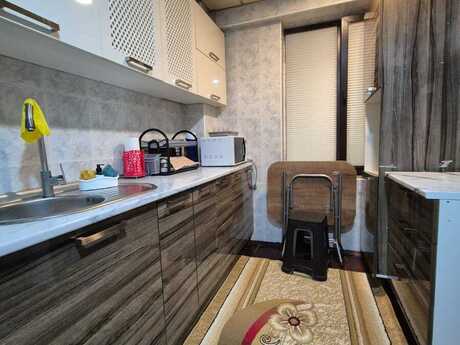 2 otaqlı köhnə tikili - İnşaatçılar m. - 65 m²