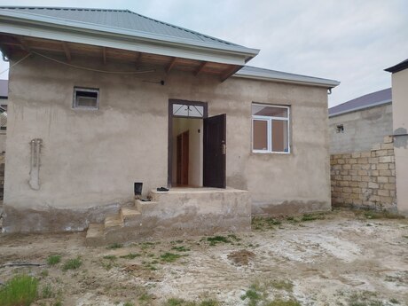 3 otaqlı həyət evi/bağ evi - Saray q. - 85 m²