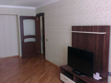 3 otaqlı köhnə tikili - Nizami m. - 85 m²