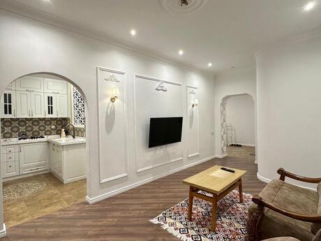 Elan №6109917 - Bakı, Nəsimi r., 2 otaqlı, 70 m², 15/18 mərtəbə