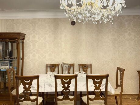 5 otaqlı köhnə tikili - Nəsimi r. - 170 m²