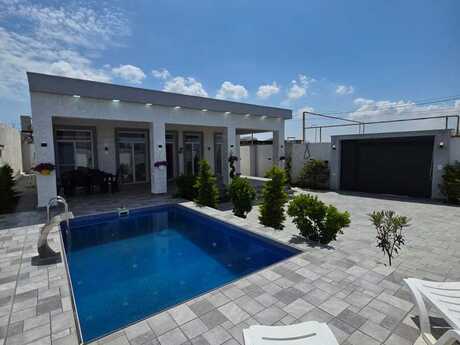 4 otaqlı həyət evi/bağ evi - Şüvəlan q. - 150 m²