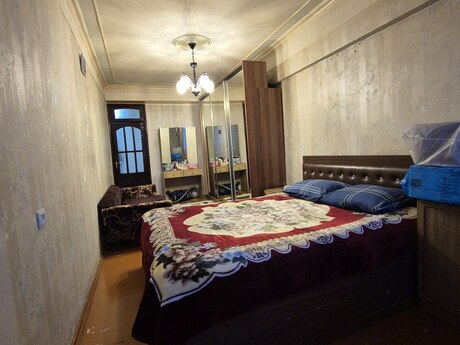 2 otaqlı köhnə tikili - Elmlər Akademiyası m. - 70 m²