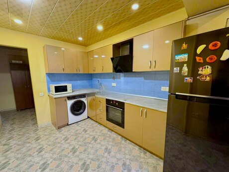 2 otaqlı köhnə tikili - Gənclik m. - 70 m²