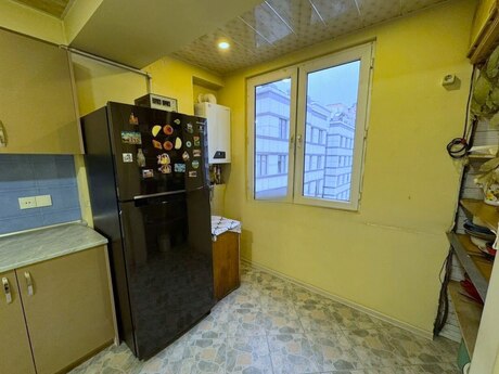2 otaqlı köhnə tikili - Gənclik m. - 70 m²