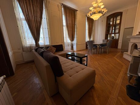 5 otaqlı köhnə tikili - Nizami m. - 136 m²