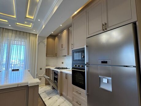 4-комн. новостройка - м. Шах Исмаил Хатаи - 140 м²