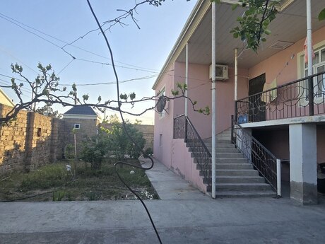 5 otaqlı həyət evi/bağ evi - Binə q. - 180 m²