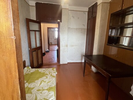 3 otaqlı köhnə tikili - 7-ci mikrorayon q. - 70 m²